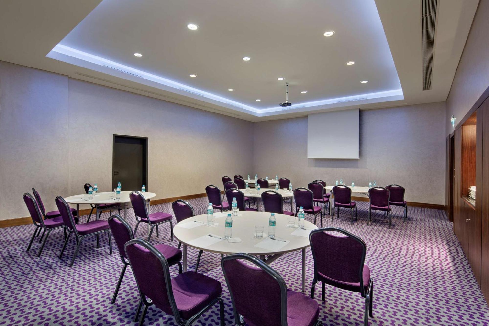 Hampton By Hilton Istanbul Kayasehir Hotel Exterior photo
